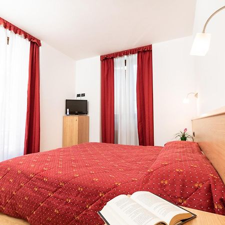 Hotel Posta Comano Terme Eksteriør bilde