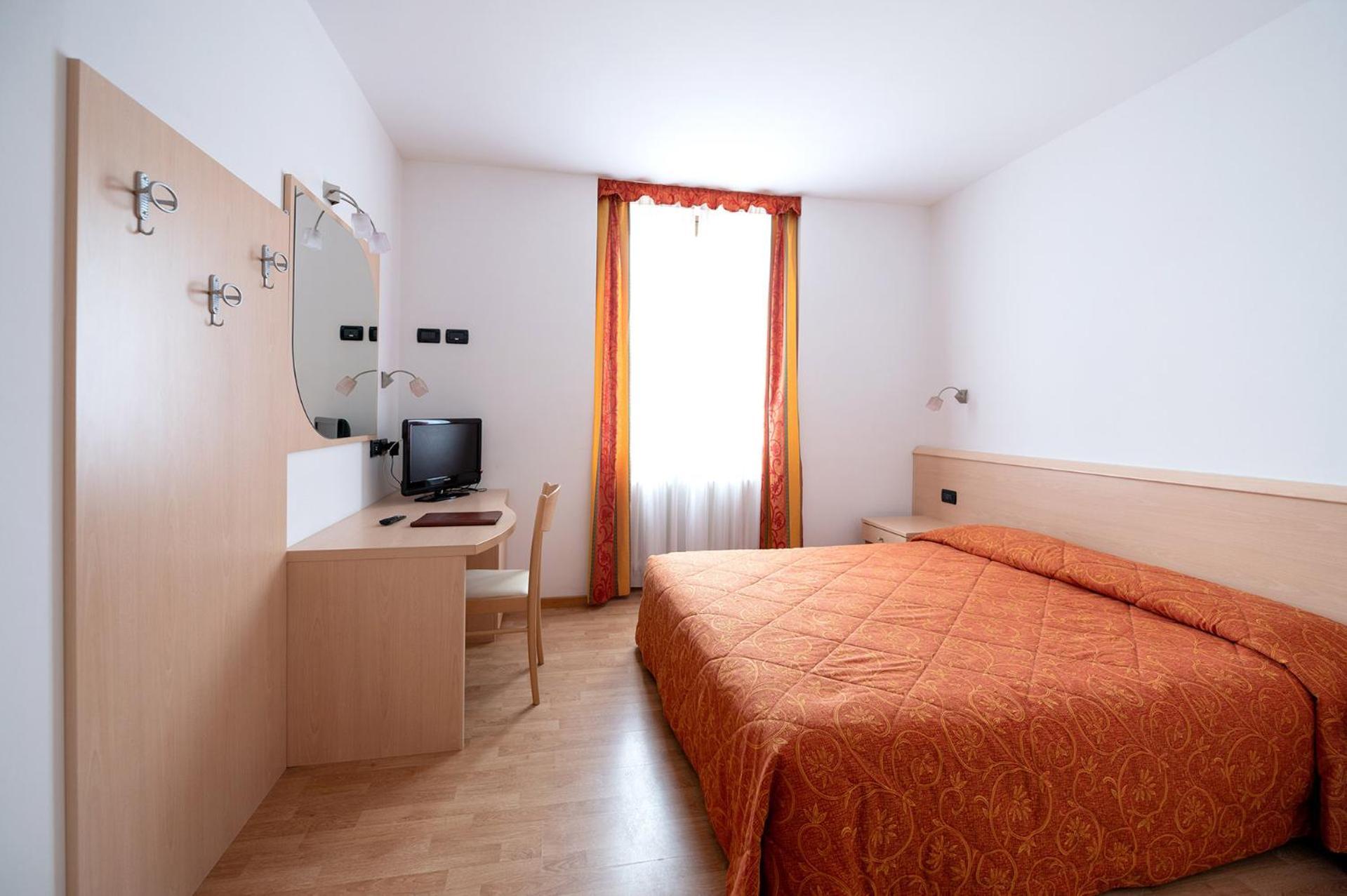 Hotel Posta Comano Terme Eksteriør bilde