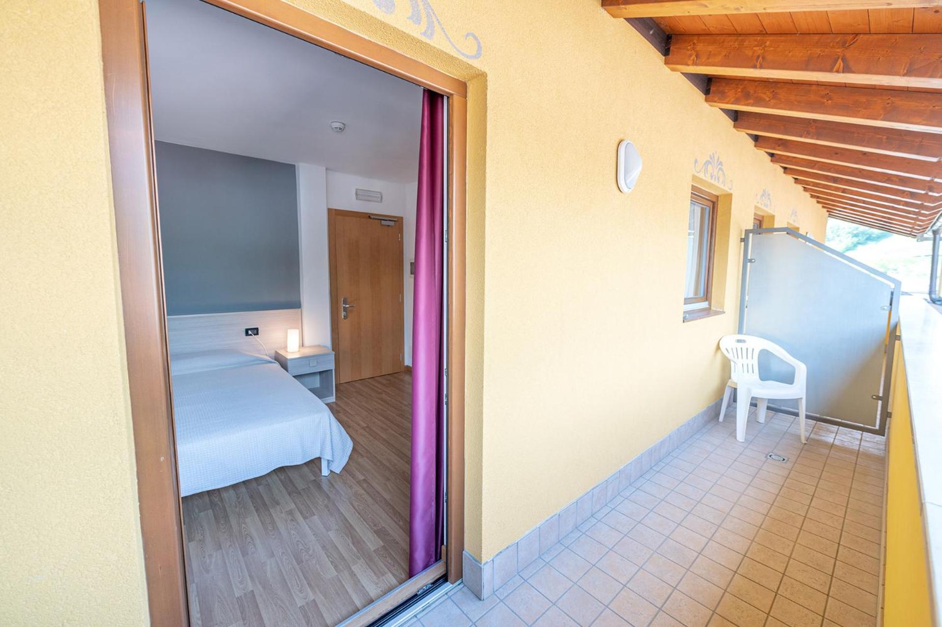 Hotel Posta Comano Terme Eksteriør bilde