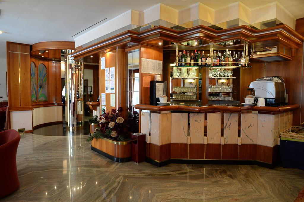 Hotel Posta Comano Terme Eksteriør bilde