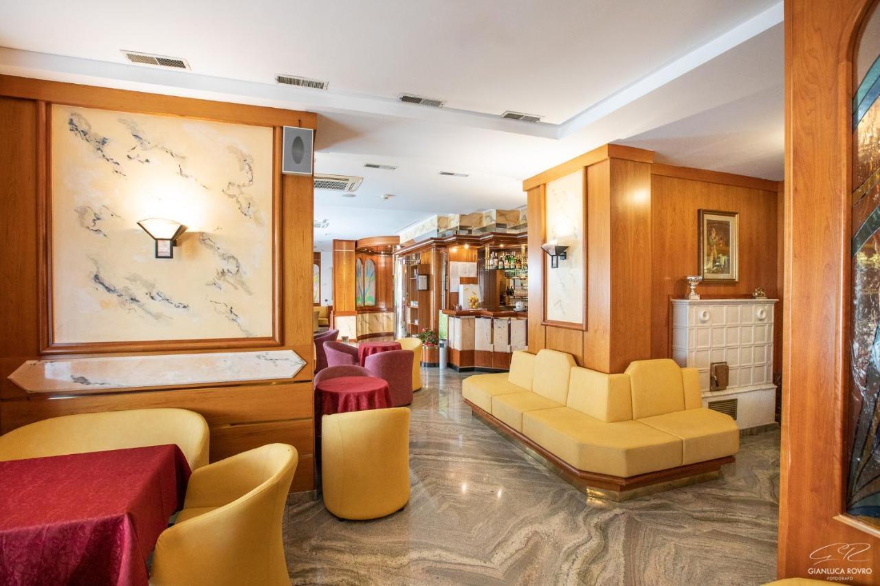 Hotel Posta Comano Terme Eksteriør bilde